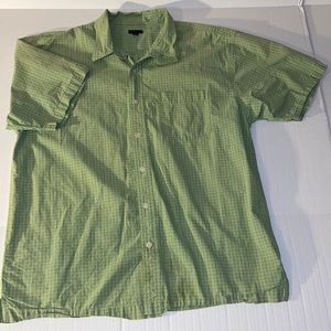BKE Men’s Short Sleeve Large Green And White Button Up Shirt